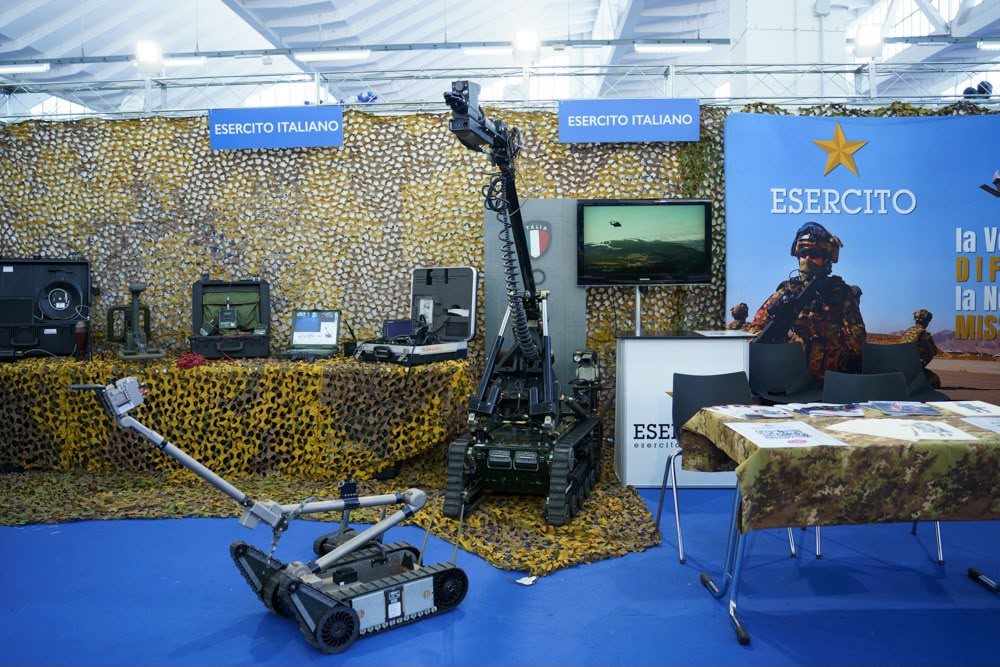 Stand dell'Esercito Italiano allestito in fiera